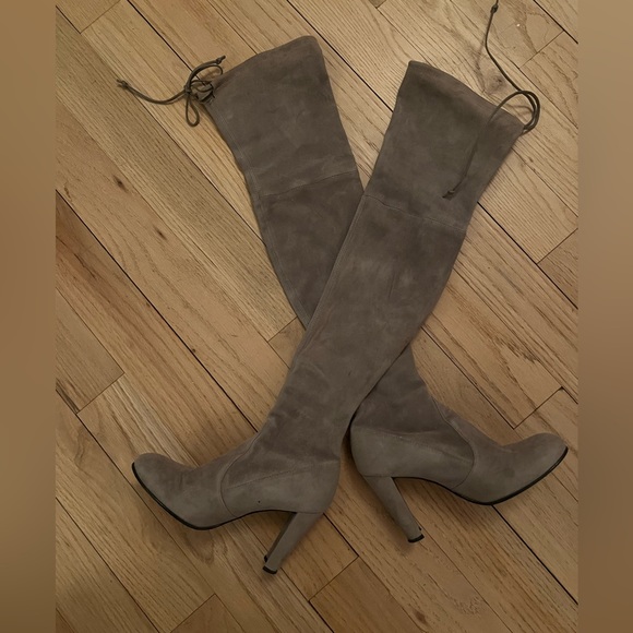 Stuart Weitzman suede over-the-knee boots in taupe. Size 7. Excellent condition. - Picture 12 of 15